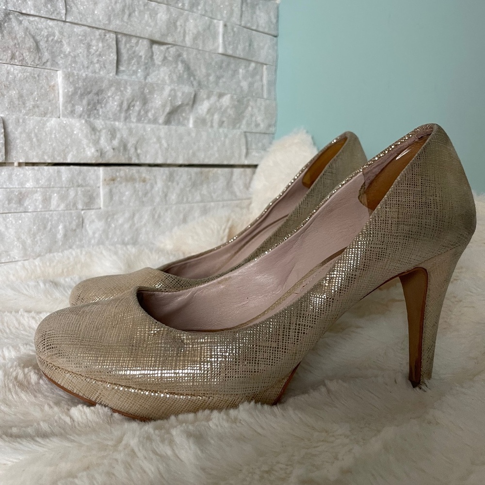 Vince Camuto Zella Pump Size 7 (37)